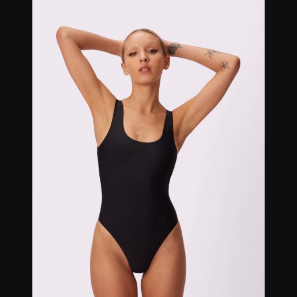 Nearly Naked Seamless Bodysuit Black Med NWT